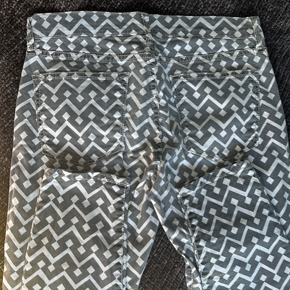 Gap patterned jean - Picture 3 of 3